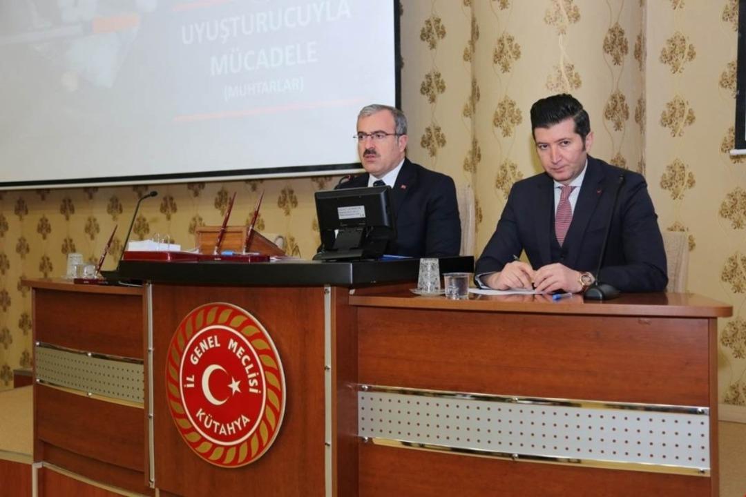 K&uuml;tahya&rsquo;da muhtarlara uyuşturucuyla m&uuml;cadele anlatıldı