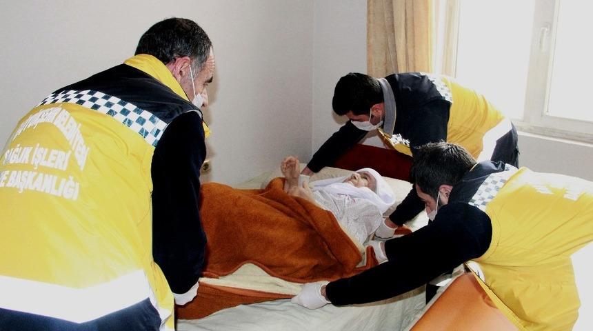 Van B&uuml;y&uuml;kşehir Belediyesinin hasta nakil hizmeti y&uuml;zleri g&uuml;ld&uuml;r&uuml;yor