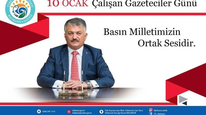 Vali Yazıcı Gazeteciler g&uuml;n&uuml;n&uuml; kutladı