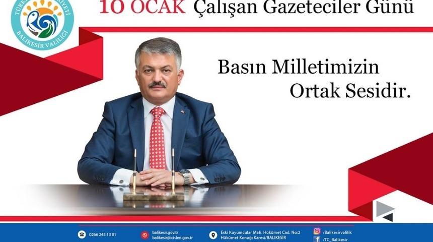 Vali Yazıcı Gazeteciler g&uuml;n&uuml;n&uuml; kutladı