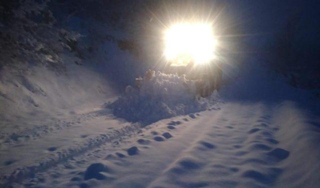 Kardan kapanan yollar açılıyor