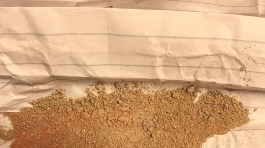 Ş&uuml;phe &uuml;zerine durdurulan şahıs eroin satıcılarını ele verdi