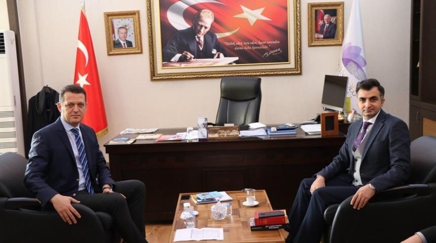 Karab&uuml;k&rsquo;&uuml;n eğitimdeki başarısını konuştular