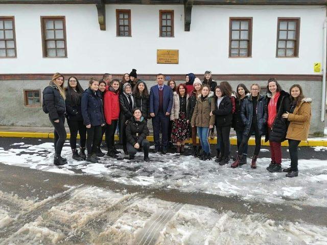 Lise öğrencilerinin gösterisi beğeni topladı