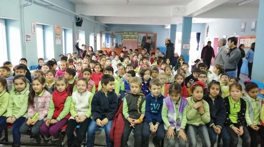 Lise öğrencilerinin gösterisi beğeni topladı