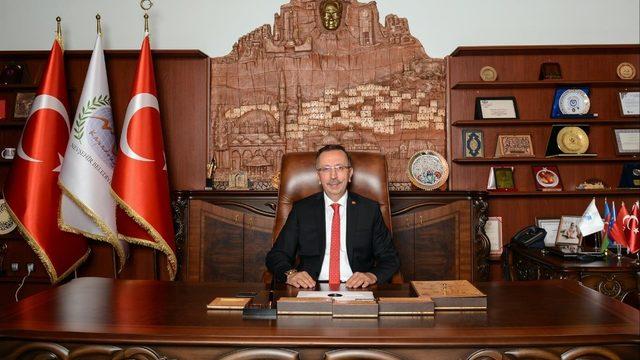 Seçen, Çalışan Gazeteciler Günü’nü kutladı