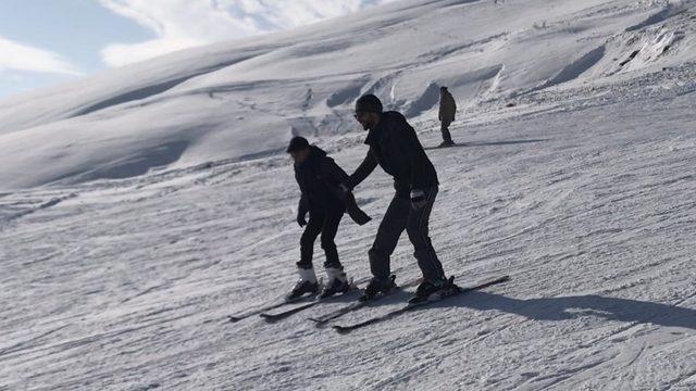 Çaldıran’da kayak sezonu açıldı