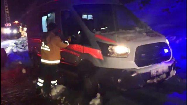 Hastaya giden ambulans mahsur kaldı