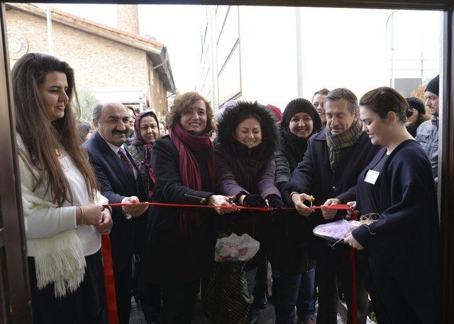 Emekleri sergi ile taçlandı