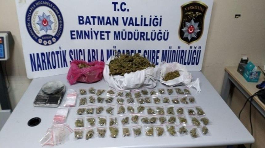 Batman&rsquo;da 1 kilo 257 gram esrar maddesi ele ge&ccedil;irildi