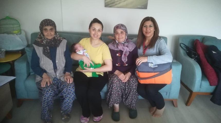 Kuşadası&rsquo;nda &lsquo;Hoş Geldin Bebek&rsquo; ziyaretleri devam ediyor