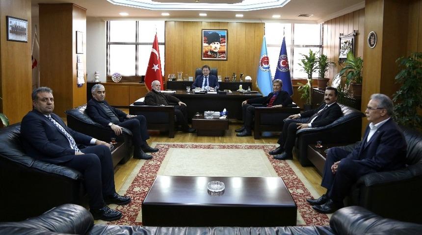 GMİS y&ouml;netimi yeni y&ouml;neticilere başarı diledi