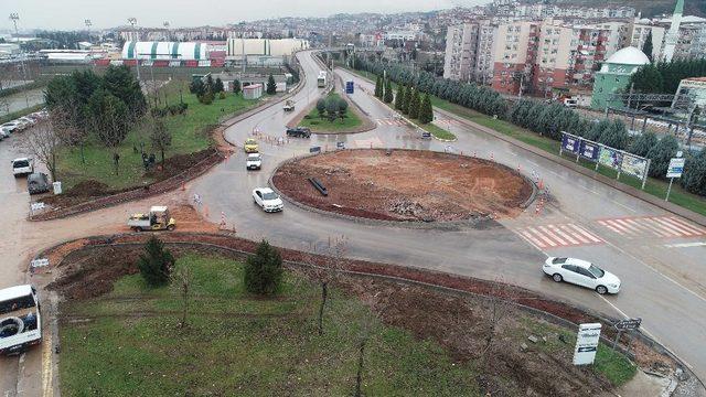 Kongre merkezine dönel kavşak yapılıyor