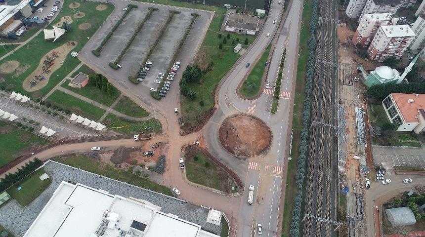 Kongre merkezine d&ouml;nel kavşak yapılıyor