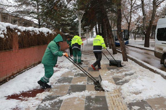 Elazığ’da karla mücadele çalışmaları