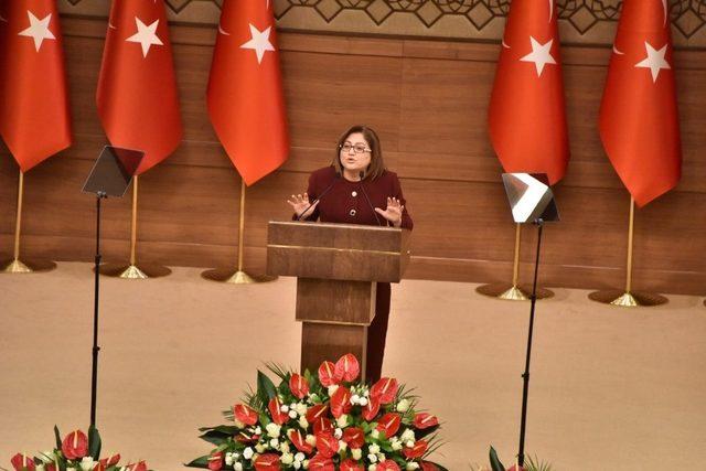 Fatma Şahin, Gönül Belediyeciliğinin sırlarını anlattı