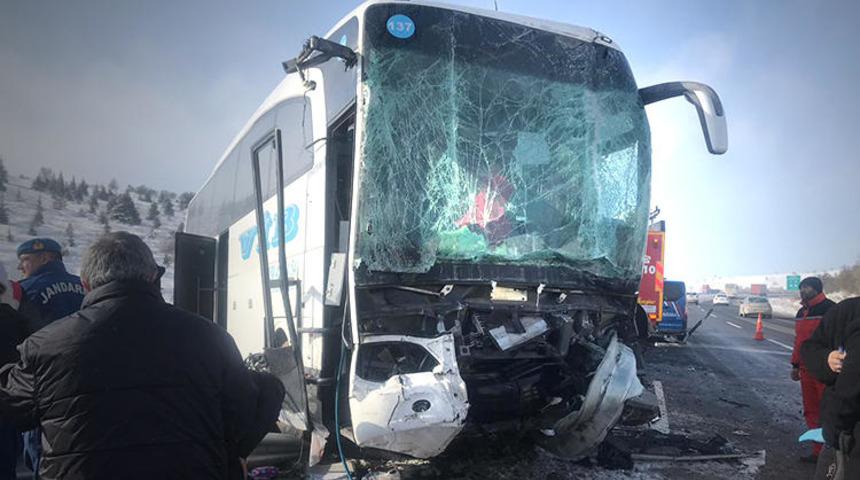 Son dakika! Ankara'da yolcu otobüsü TIR'a çarptı: Ölü ve yaralılar var