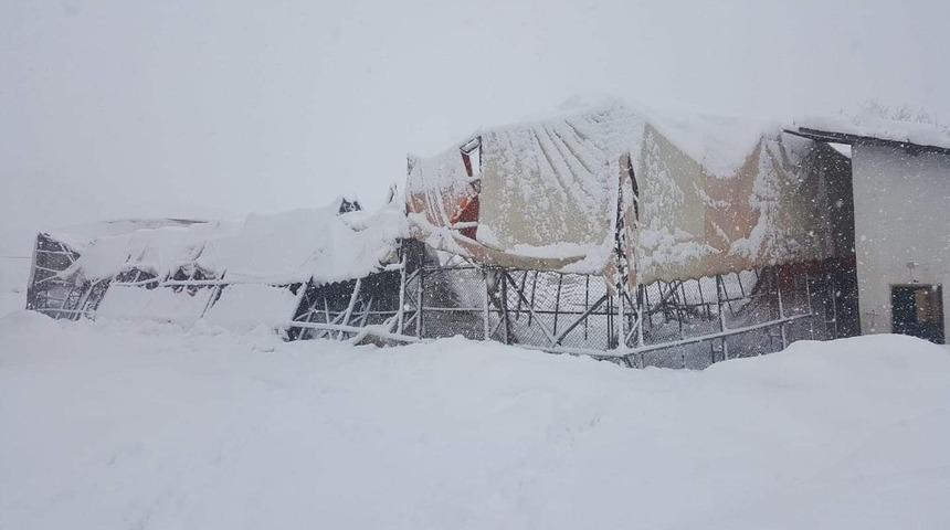 &Ccedil;ukurca&rsquo;nın tek halı sahası &ccedil;&ouml;kt&uuml;