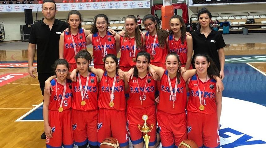 SANKO Okulları yıldız kız basketbol takımı il şampiyonu oldu