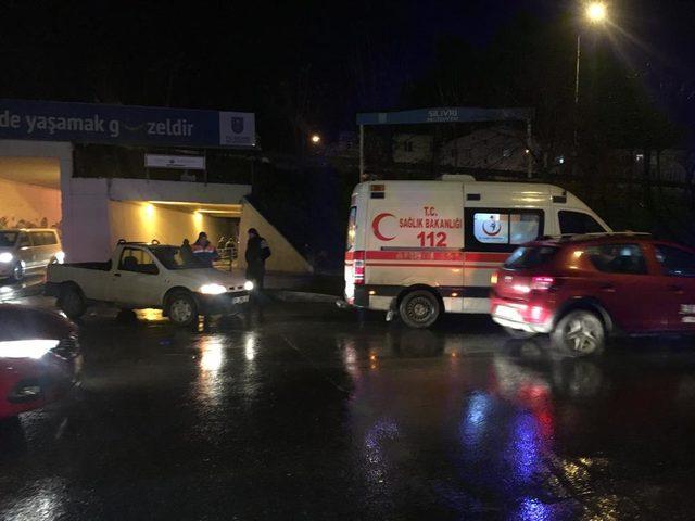 Silivri'de otomobilin çarptığı lise öğrencisi yaralandı