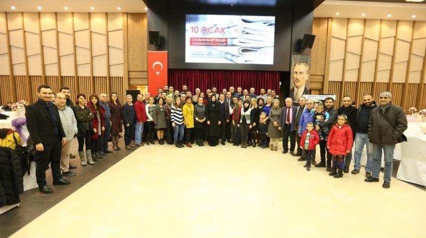 Başkan Subaşıoğlu: “Hizmetlerin topluma aktarılmasında gazetecilerin büyük emeği var”