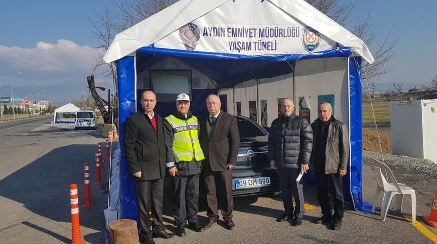 Başkan ve y&ouml;neticiler &lsquo;Yaşam T&uuml;neli&rsquo;ni ziyaret etti