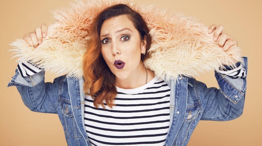 Yasemin Şefik 'Ne M&uuml;nasebet' demeye devam ediyor!