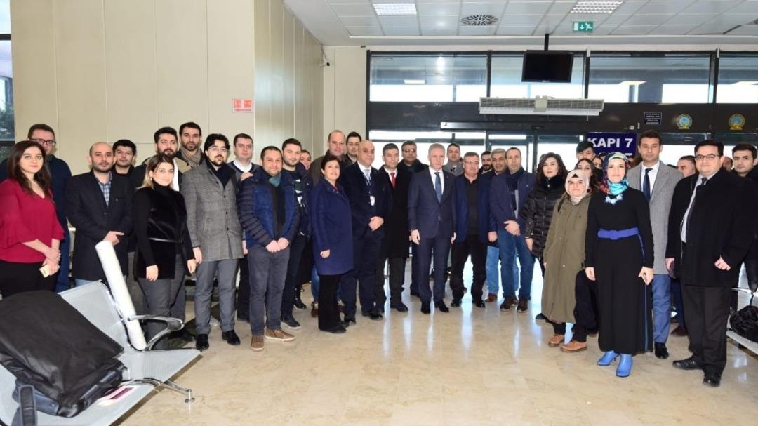 Vali G&uuml;l Gaziantepli halıcıları Hannover&rsquo;e uğurladı