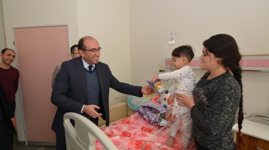 Başkan Mustafa &Ccedil;&ouml;l&rsquo;den hastane ziyareti