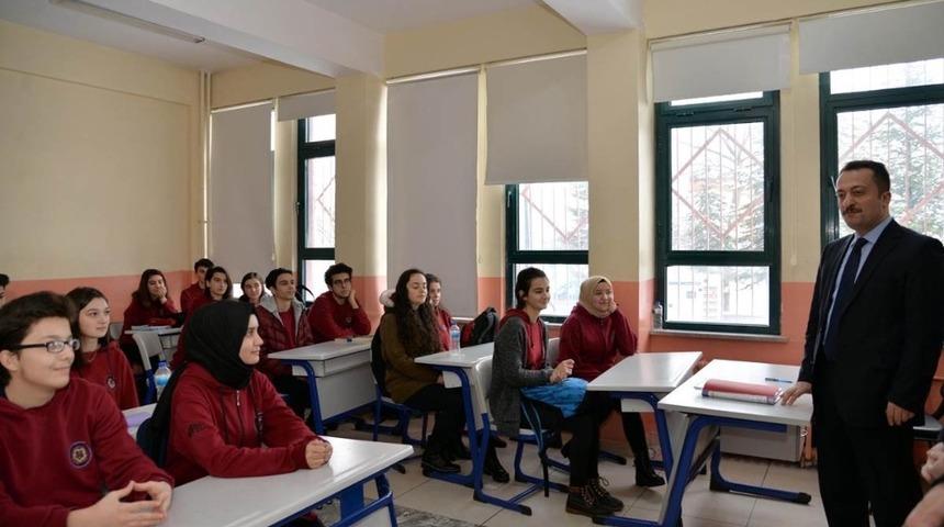 Vali Şent&uuml;rk Fen Lisesi &ouml;ğrencileriyle bir araya geldi