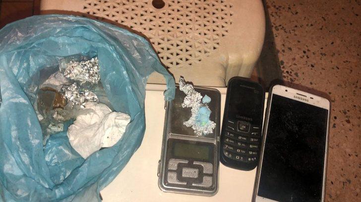 İstanbul Esenler'de uyuşturucu operasyonu! Polis "9 yaşındaki çocuğu bu işe alet ediyorsun" diye isyan etti G5