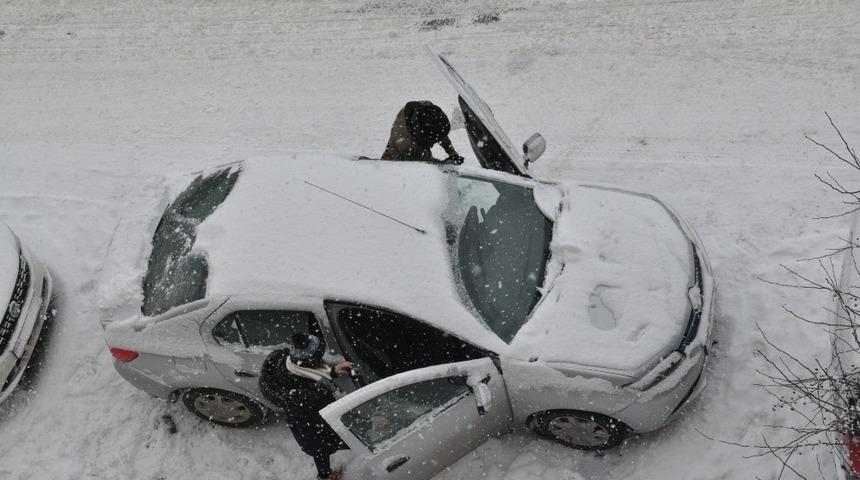 Kars&rsquo;ta 76 k&ouml;y yolu ulaşıma kar engeli
