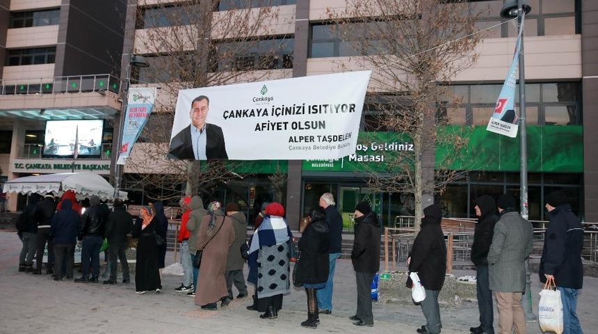 Eksi 10 derecede vatandaşlara sıcacık &ccedil;orba