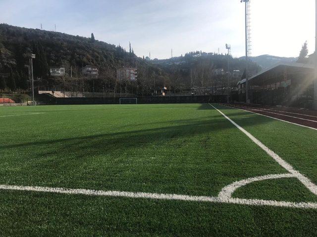 Karamürsel Stadı yeni zeminine kavuştu