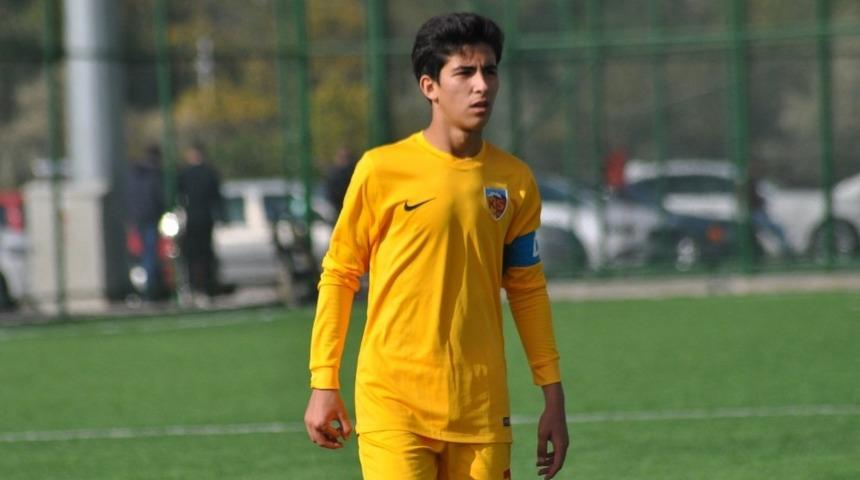 Mehmet Eray &Ouml;zbek U16 B Milli takıma davet edildi