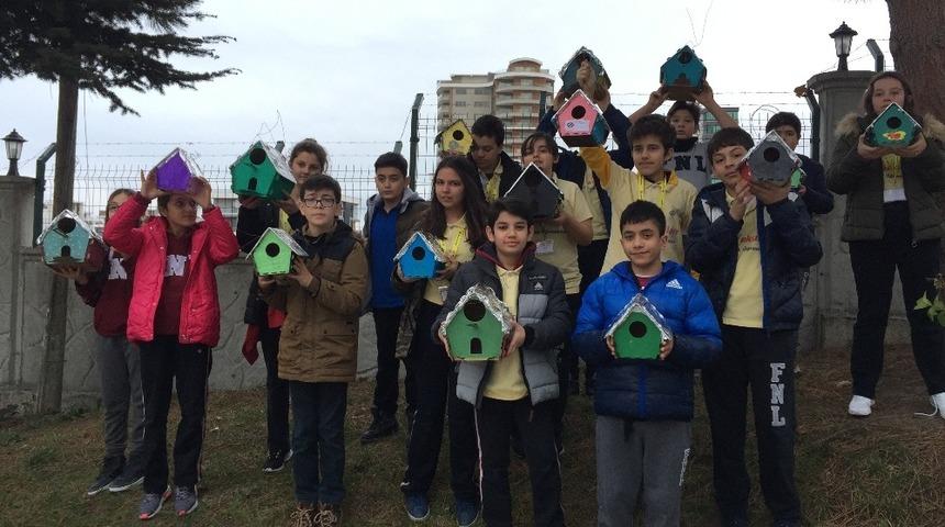 &Ouml;ğrencilerden kuşlara ev