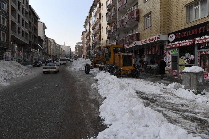 Muş Belediyesinden kar mesaisi G4