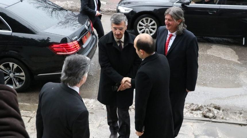 Vali Bektaş, &ldquo;Zonguldak&rsquo;ın en &ouml;nemli işi Mithatpaşa T&uuml;neli&rsquo;dir&rdquo;