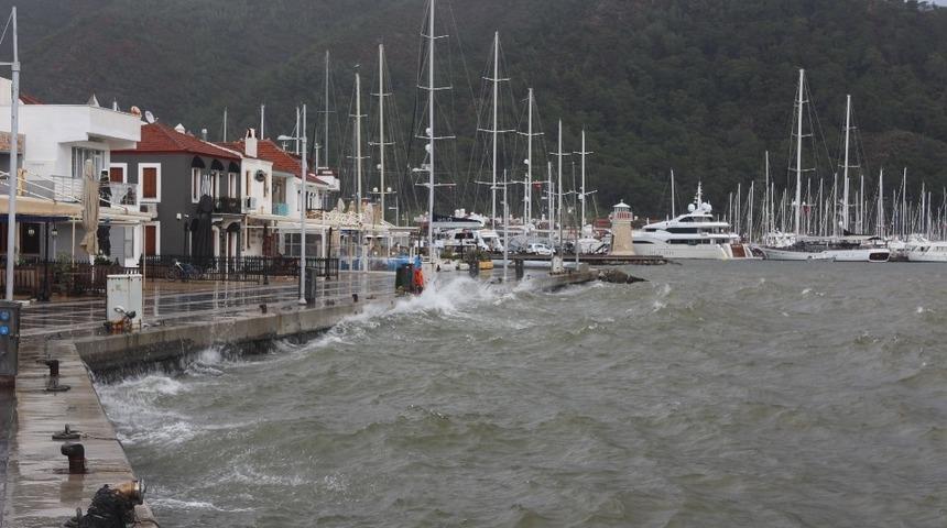 Marmaris’e son 24 saatte metrekareye 41 kilogram yağış düştü