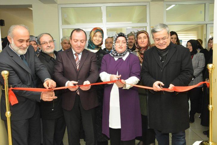 Kız öğrencilerden muhteşem sergi G2