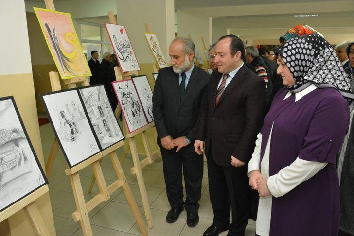 Kız öğrencilerden muhteşem sergi G3