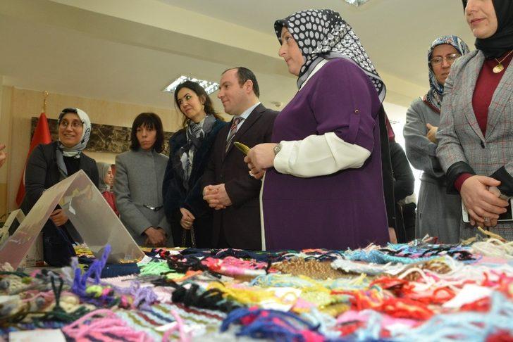 Kız öğrencilerden muhteşem sergi G5