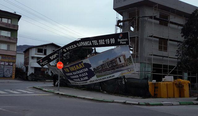 Sapanca'da kuvvetli rüzgar hasara yol açtı