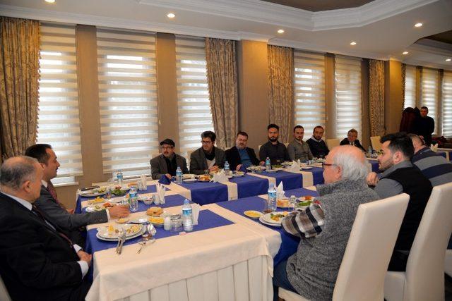 Vali Şent&uuml;rk basın mensuplarıyla bir araya geldi 3