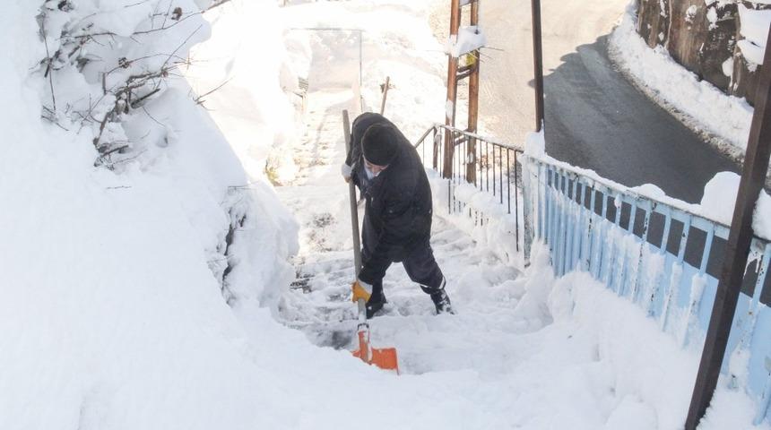 Temizlik iş&ccedil;ilerinin zorlu kış mesaisi