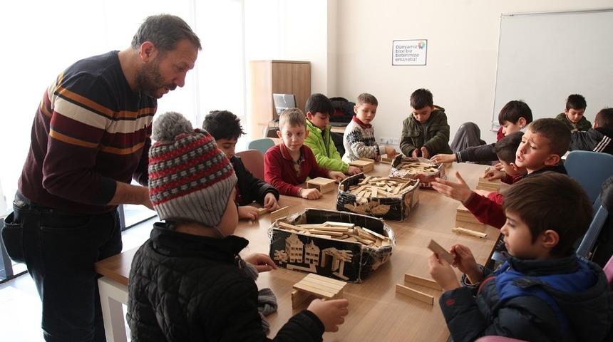 Misafir okul &ouml;ğrencileri SGM&rsquo;den mutlu ayrıldı