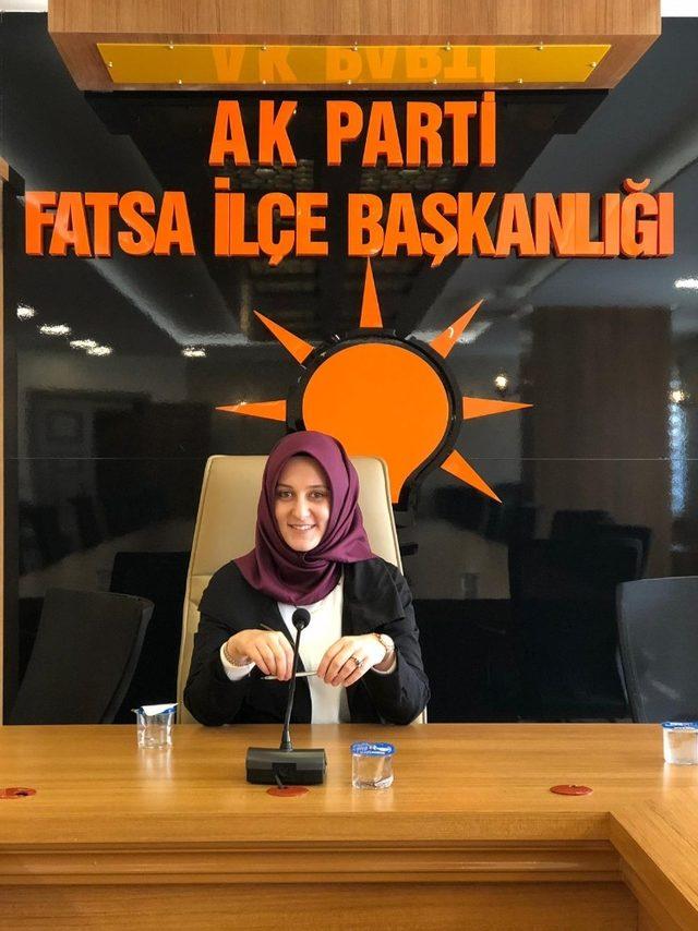 AK kadınlar gönül eli uzatıyor