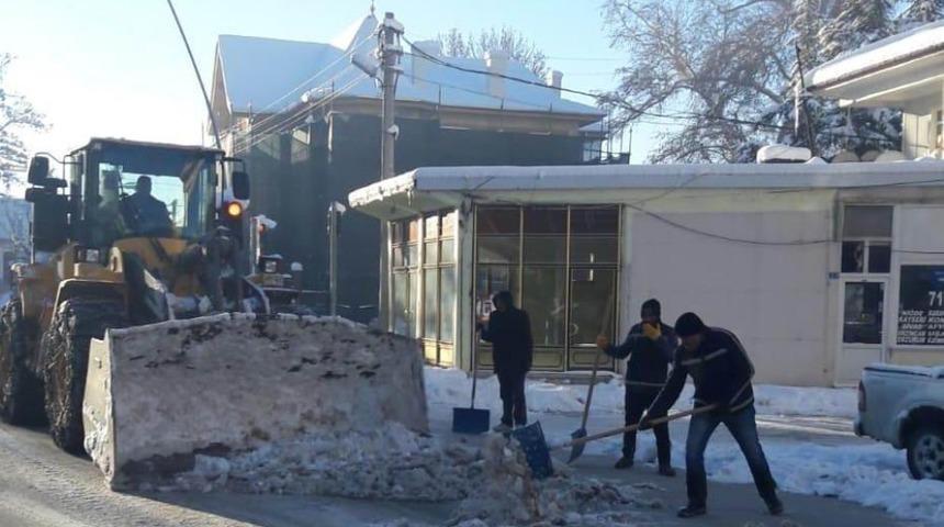 Ereğli Belediyesinin kar mesaisi s&uuml;r&uuml;yor