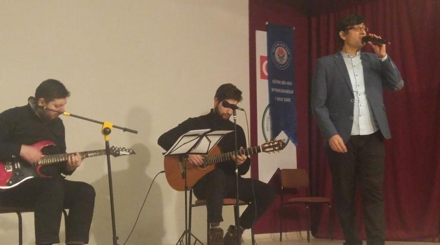 Şair Özgür Çoban’dan öğretmenlere şiir ziyafeti