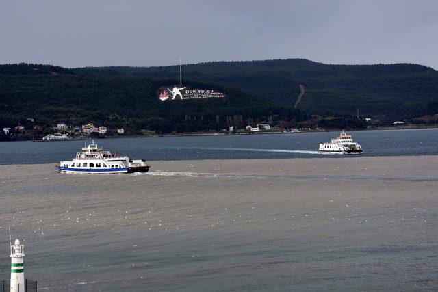 Çanakkale Boğazı'nda denizin rengi değişti